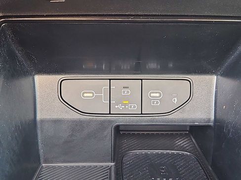 Used 2024 Kia Sorento SX Prestige w/ Sage Leather Package image 18