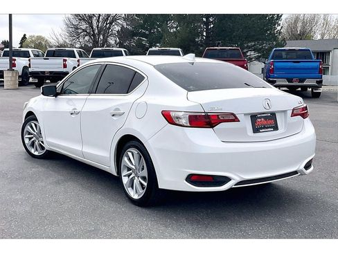 Used 2017 Acura ILX w/ Premium Package FWD image 12