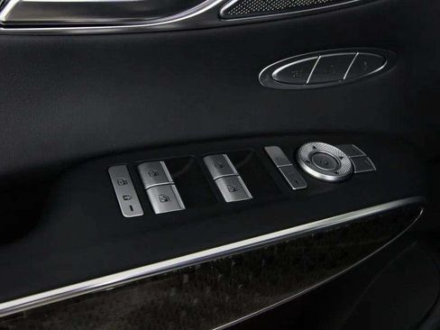 Used 2025 Genesis GV70 3.5T Sport w/ Sport Prestige Package AWD/4WD image 23