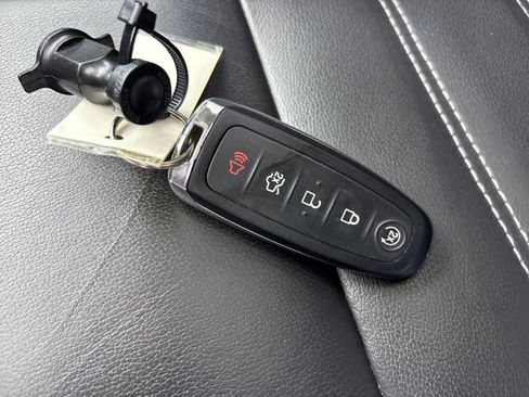 Used 2017 Ford Escape Titanium w/ Equipment Group 301A AWD/4WD image 29