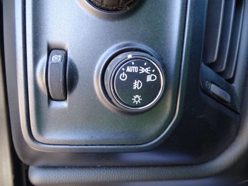 Used 2018 GMC Sierra 1500 Elevation image 18