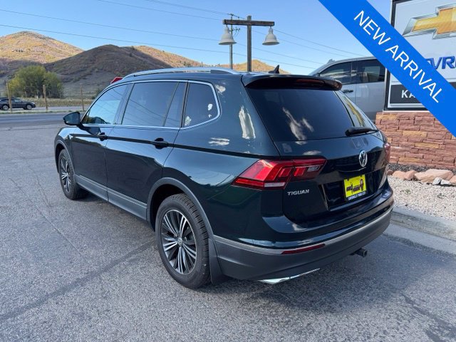 Used 2018 Volkswagen Tiguan SEL w/ 3rd Row Seat Package AWD/4WD image 4