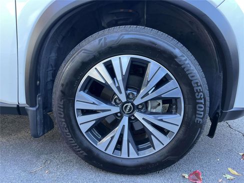 Certified 2023 Nissan Rogue SV image 8