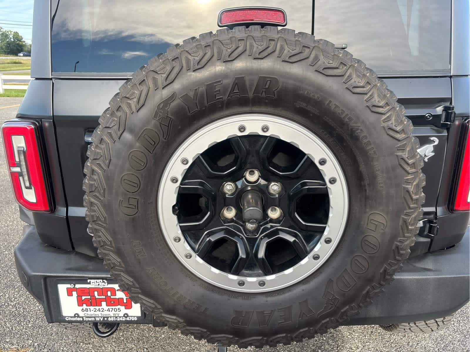 Used 2022 Ford Bronco Outer Banks w/ Sasquatch Package AWD/4WD image 8