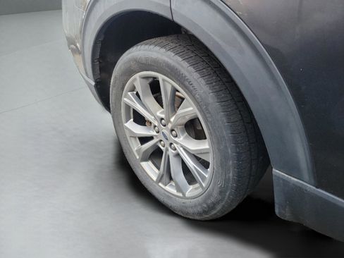 Used 2020 Ford Explorer XLT w/ Equipment Group 202A image 23