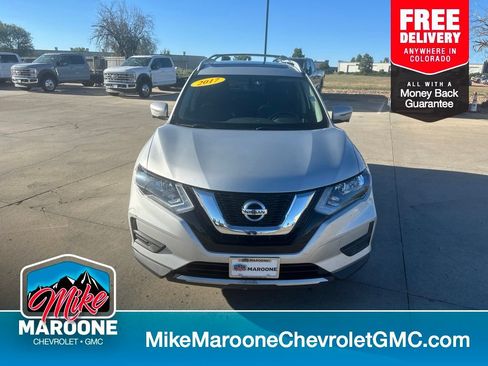 Used 2017 Nissan Rogue SV AWD/4WD image 1