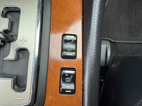 Used 2004 INFINITI Q45 Luxury w/ Journey Pkg image 70