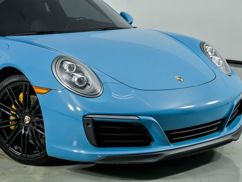 Used 2018 Porsche 911 Carrera image 3