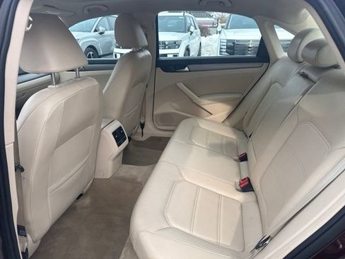 Used 2014 Volkswagen Passat 1.8T SE image 25