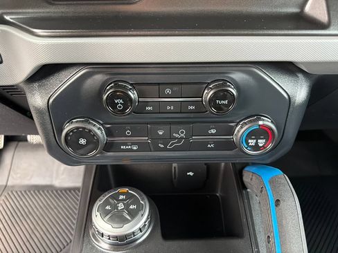 Used 2022 Ford Bronco Black Diamond AWD/4WD image 24
