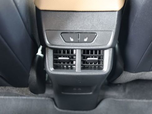 Used 2025 Chevrolet Equinox ACTIV w/ Convenience Package III FWD image 27