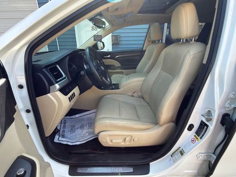 Used 2014 Toyota Highlander Limited AWD/4WD image 38