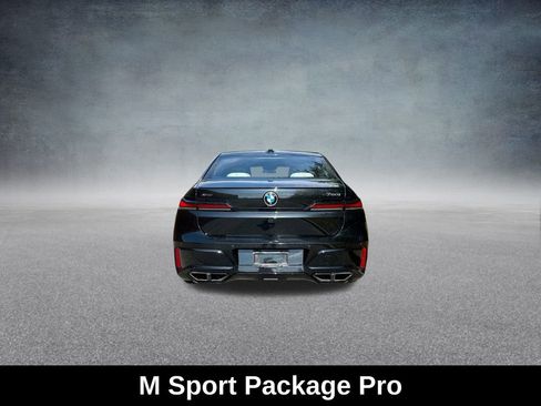 Used 2024 BMW 760i xDrive w/ Executive Package image 9