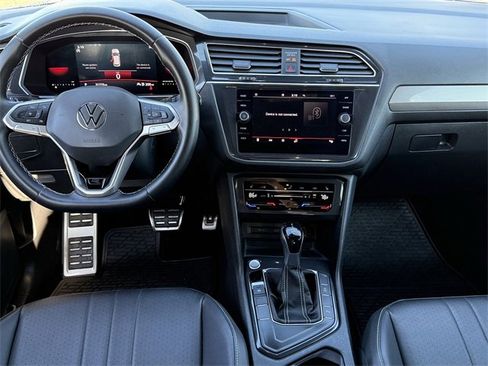 Certified 2023 Volkswagen Tiguan SE R-Line image 9