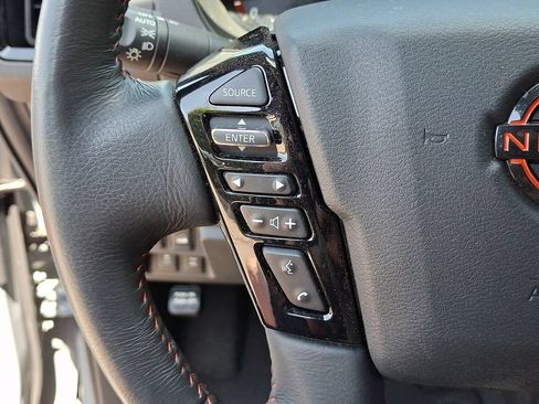 Used 2025 Nissan Frontier PRO-4X AWD/4WD image 23