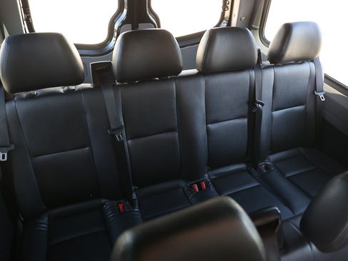 Used 2014 Mercedes-Benz Sprinter 2500 image 17