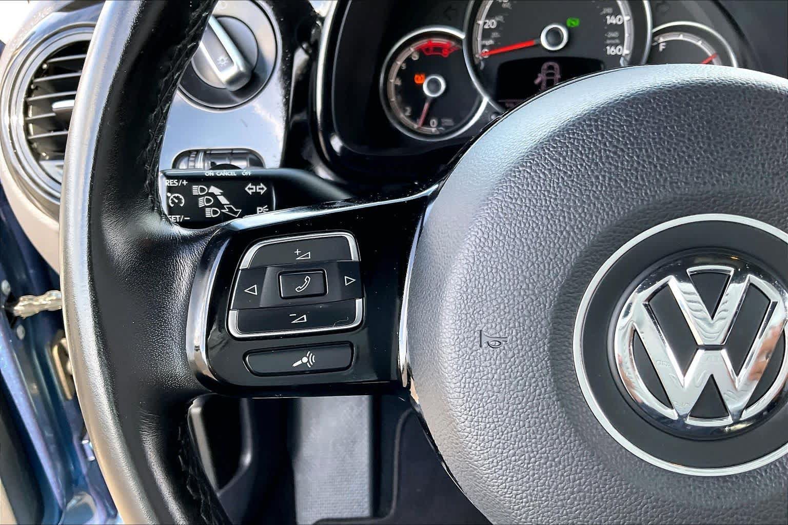 Used 2019 Volkswagen Beetle 2.0T S FWD image 18