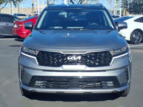 Used 2023 Kia Sorento EX w/ Panoramic Sunroof Package image 2