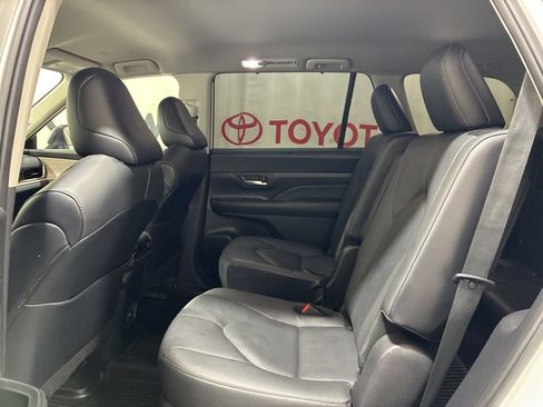 Used 2024 Toyota Grand Highlander AWD image 19