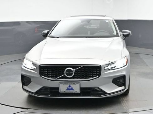Used 2023 Volvo S60 B5 Core w/ Climate Package FWD image 3