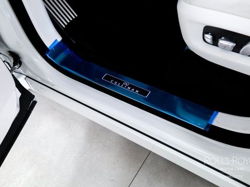 New 2026 Rolls-Royce Cullinan Black Badge AWD/4WD image 17