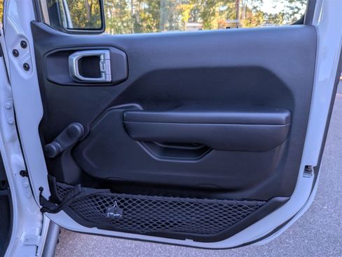 Used 2021 Jeep Wrangler Unlimited Sport image 31