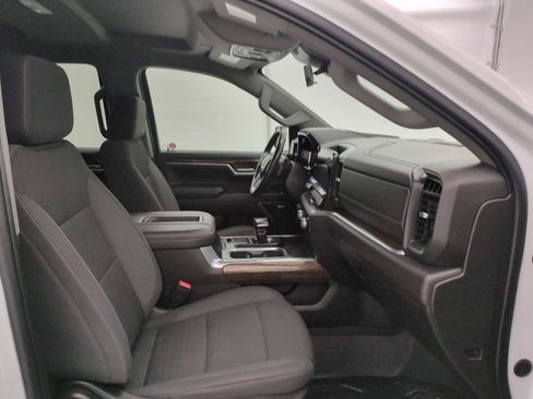 Used 2022 GMC Sierra 1500 Elevation w/ Preferred Package image 19