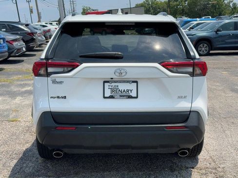 Used 2025 Toyota RAV4 XLE FWD image 5