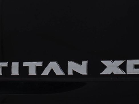 Used 2018 Nissan Titan PRO-4X w/ Pro-4x Convenience Package AWD/4WD image 14