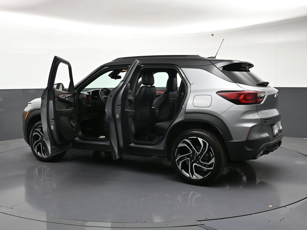 Used 2025 Chevrolet TrailBlazer RS w/ Driver Confidence Package AWD/4WD image 35