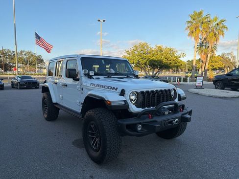 Used 2024 Jeep Wrangler Unlimited Rubicon image 1