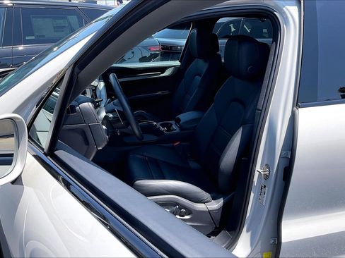 Used 2026 Porsche Cayenne S AWD/4WD image 8