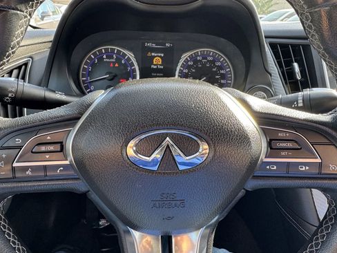 Used 2017 INFINITI Q60 3.0t image 17