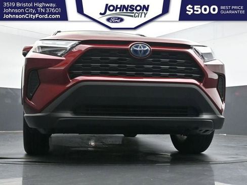 Used 2024 Toyota RAV4 XLE AWD/4WD image 28