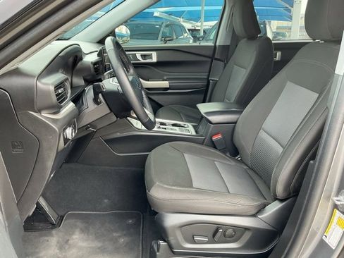 Used 2023 Ford Explorer XLT image 12