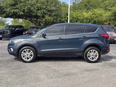 Used 2019 Ford Escape SE FWD image 4
