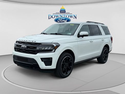 Used 2024 Ford Expedition Limited AWD/4WD image 7