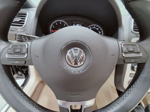 Used 2014 Volkswagen Eos FWD image 30