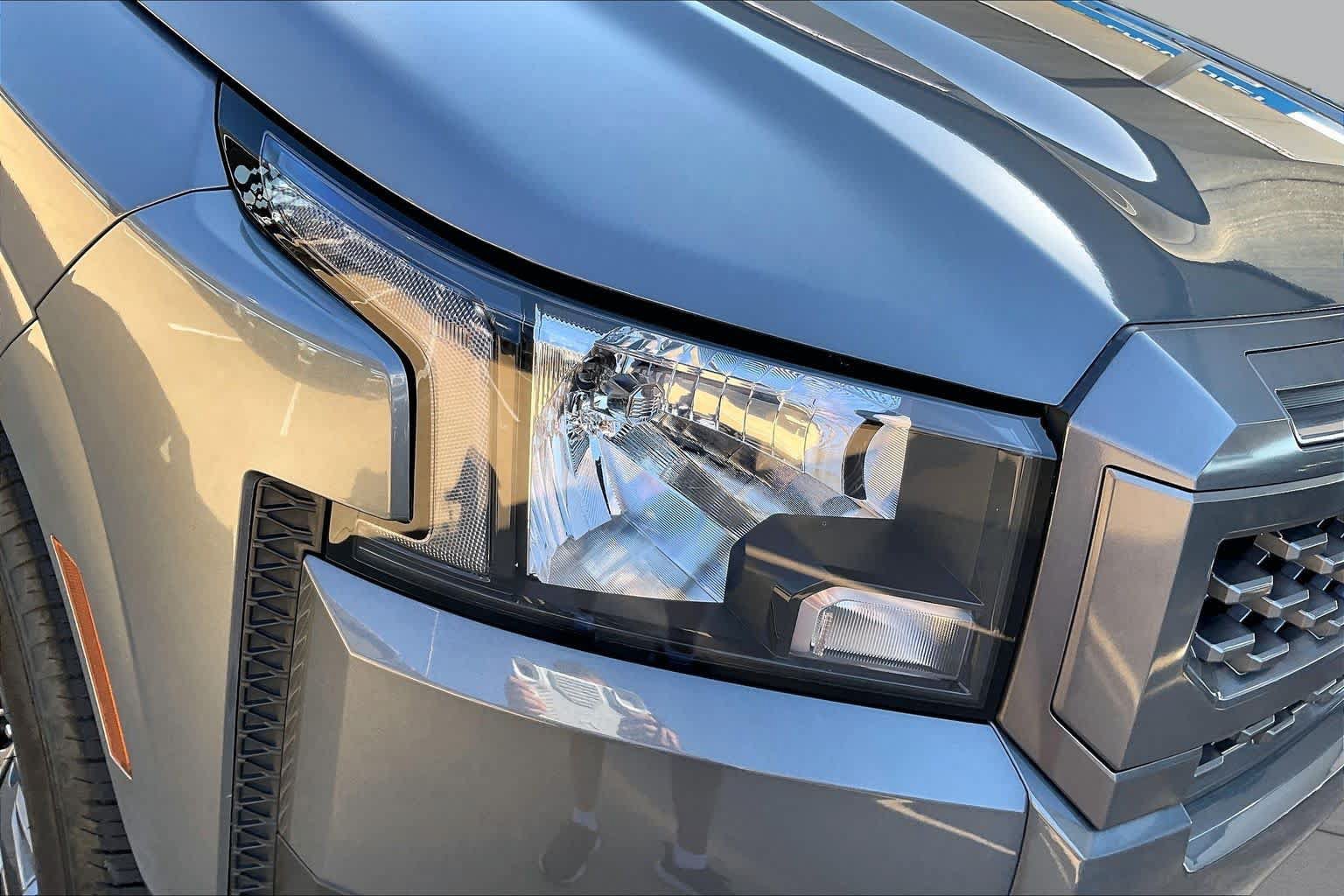 Used 2025 Nissan Frontier SV RWD image 26