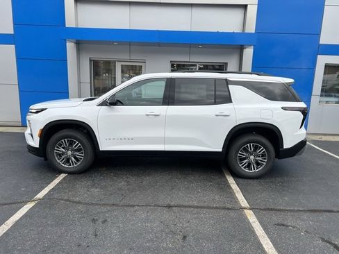 New 2026 Chevrolet Traverse LT w/ LPO, Floor Liner Package image 5