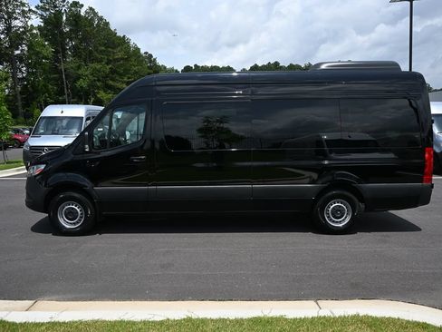 Used 2025 Mercedes-Benz Sprinter 2500 image 3