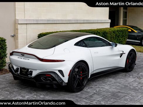 Used 2025 Aston Martin V8 Vantage Coupe image 22