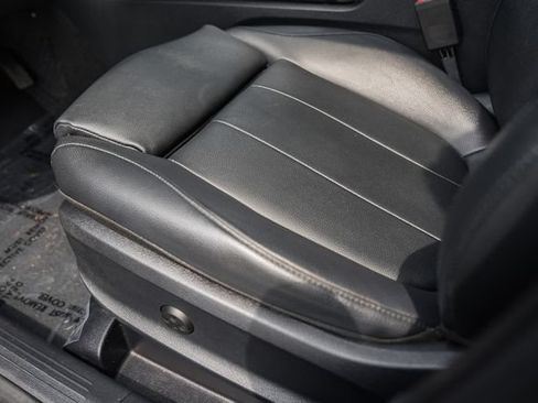 Used 2021 Mercedes-Benz GLB 250 4MATIC image 36