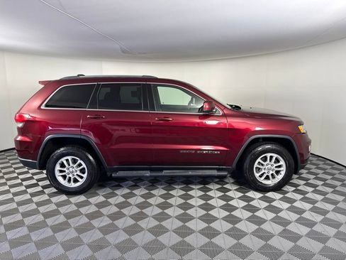 Used 2018 Jeep Grand Cherokee Laredo AWD/4WD image 6