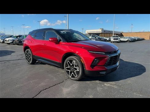 Used 2025 Chevrolet Blazer RS image 2