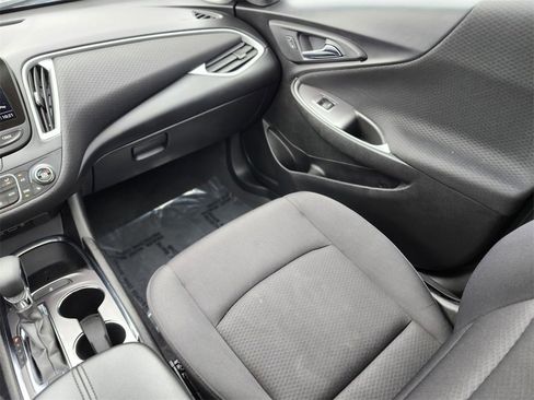 Used 2022 Chevrolet Malibu LT image 13