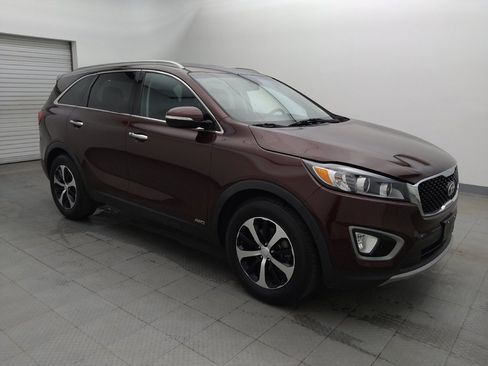 Used 2017 Kia Sorento EX image 11