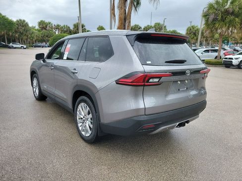 New 2026 Toyota Grand Highlander Platinum AWD/4WD image 4