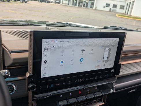 Certified 2025 GMC Hummer EV 3X AWD/4WD image 23