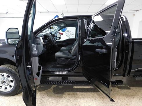Used 2023 Ford F250 XLT AWD/4WD image 26